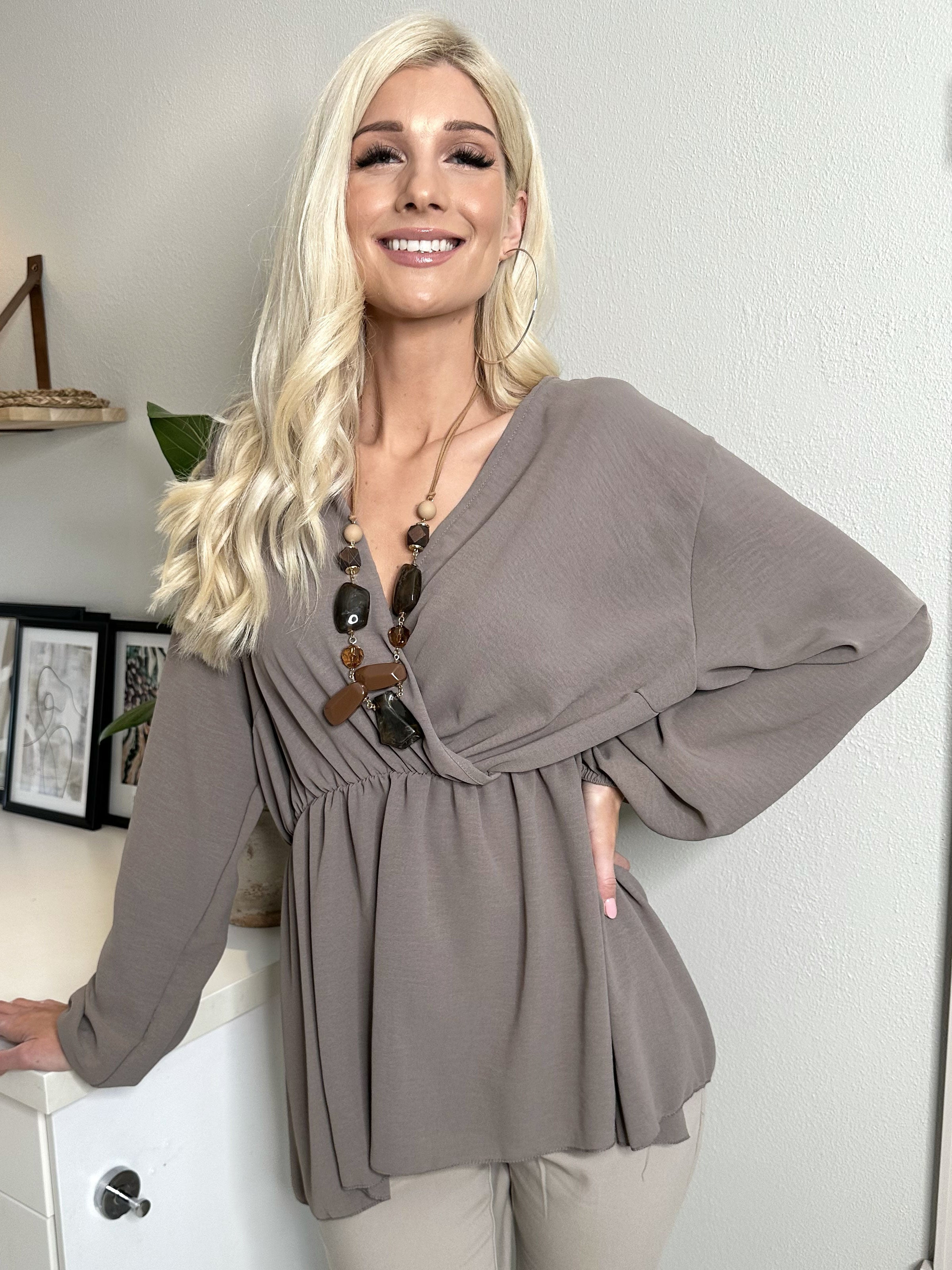 Hermina long sleeve - Söt blus med gummiband i midjan